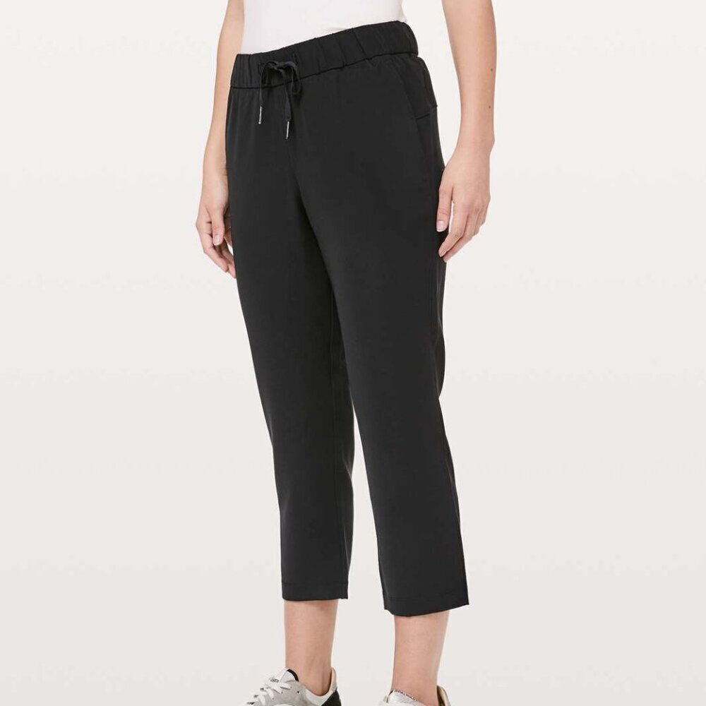 Lululemon On The Fly Crop *Woven 23" Black Size 6 - Picture 4 of 13